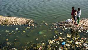 Prawie trzy miliony ton śmieci trafiają z rzek do oceanów. Poznaj  największe "trucicielki"
