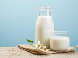 Mleko – właściwości, skład i rodzaje mleka